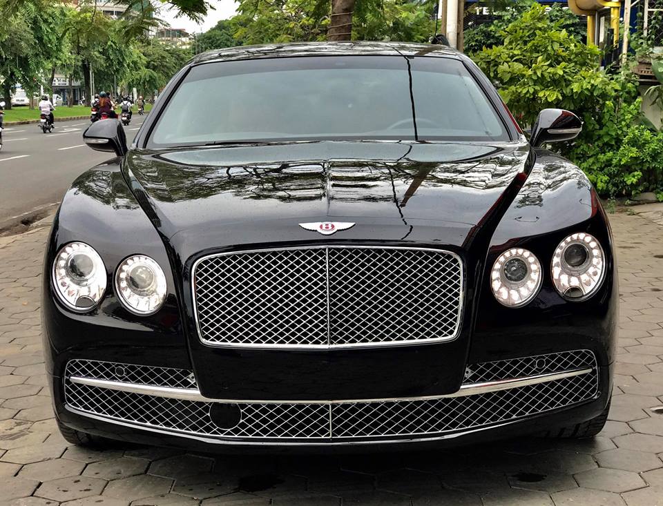 Bentley Flying Spur Mulliner - CamCarCity