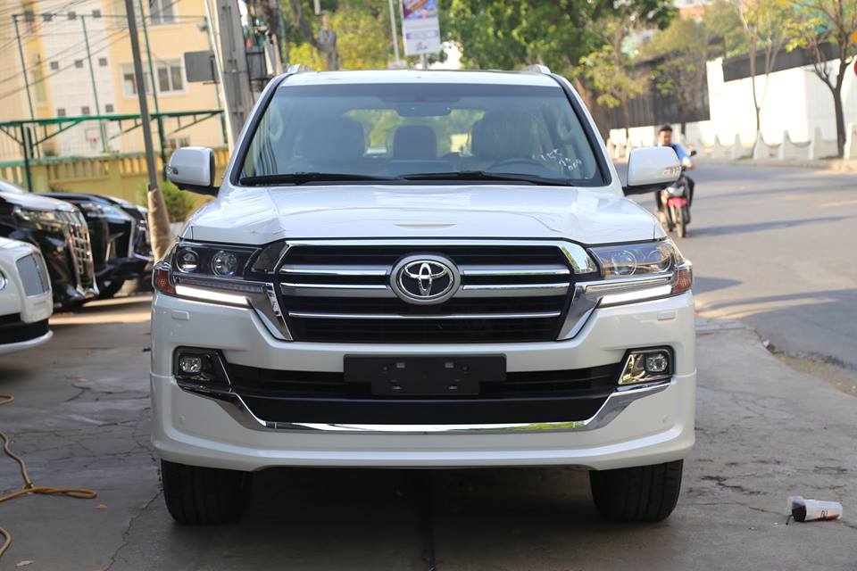 Toyota Land Cruiser GX-R Grand Touring - CamCarCity