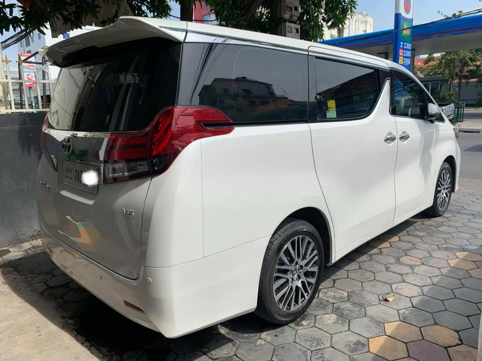 Toyota alphard executive lounge